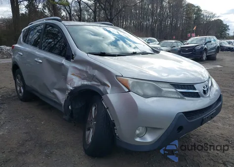 2015 Toyota Rav4 Xle z USA, uszkodzony, nr VIN JTMRFREVXFD118475